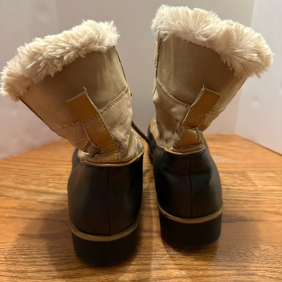 JBU by Jambu Bristol Womens 7.5 M Faux Fur Tan Ankle Boots Memory Foam - Picture 2 of 7